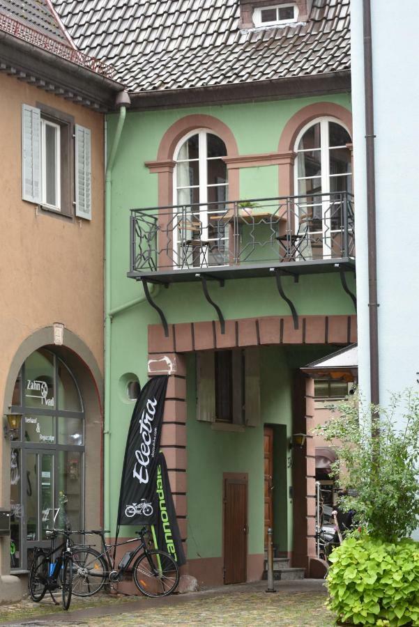 Ferienwohnung im historischen Stadttor Staufen im Breisgau Exterior foto